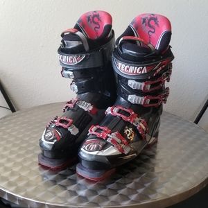 Tecnica Dragon 100 UltraFit ski boots-Mns